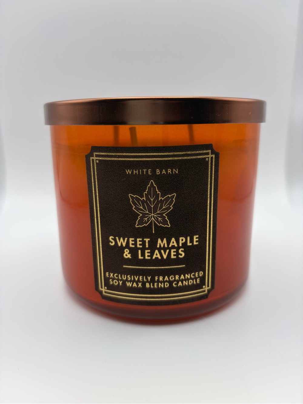 White Barn Sweet Maple & Leaves Scented Candle - Amber